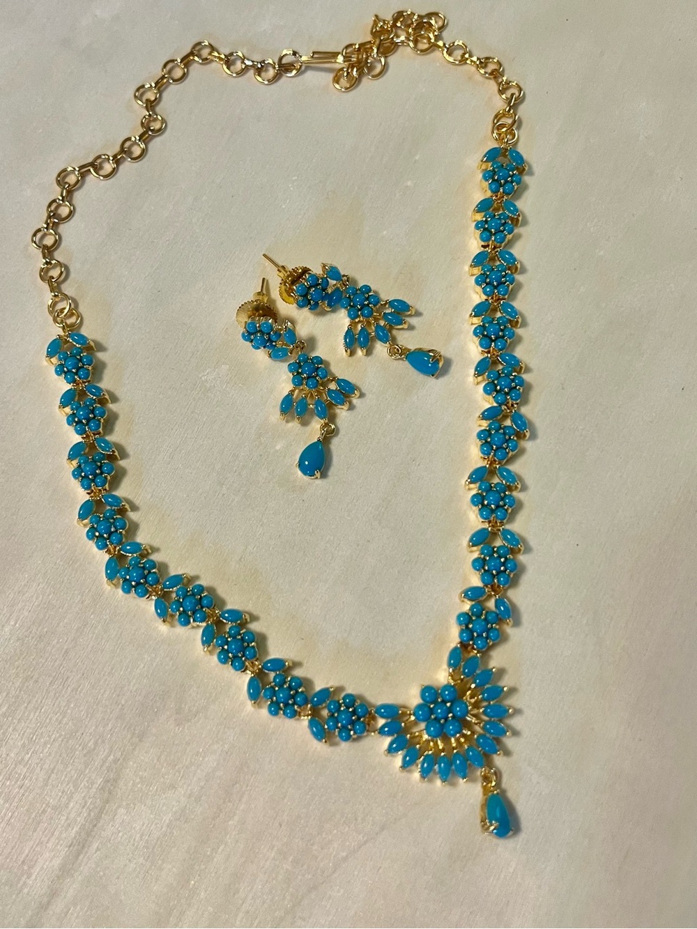 Gold-Tone Faux Turquoise Floral Necklace & Drop Earring Set (More turquoise)